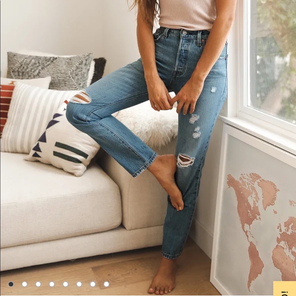 LEVI’S distressed 501 high rise straight leg